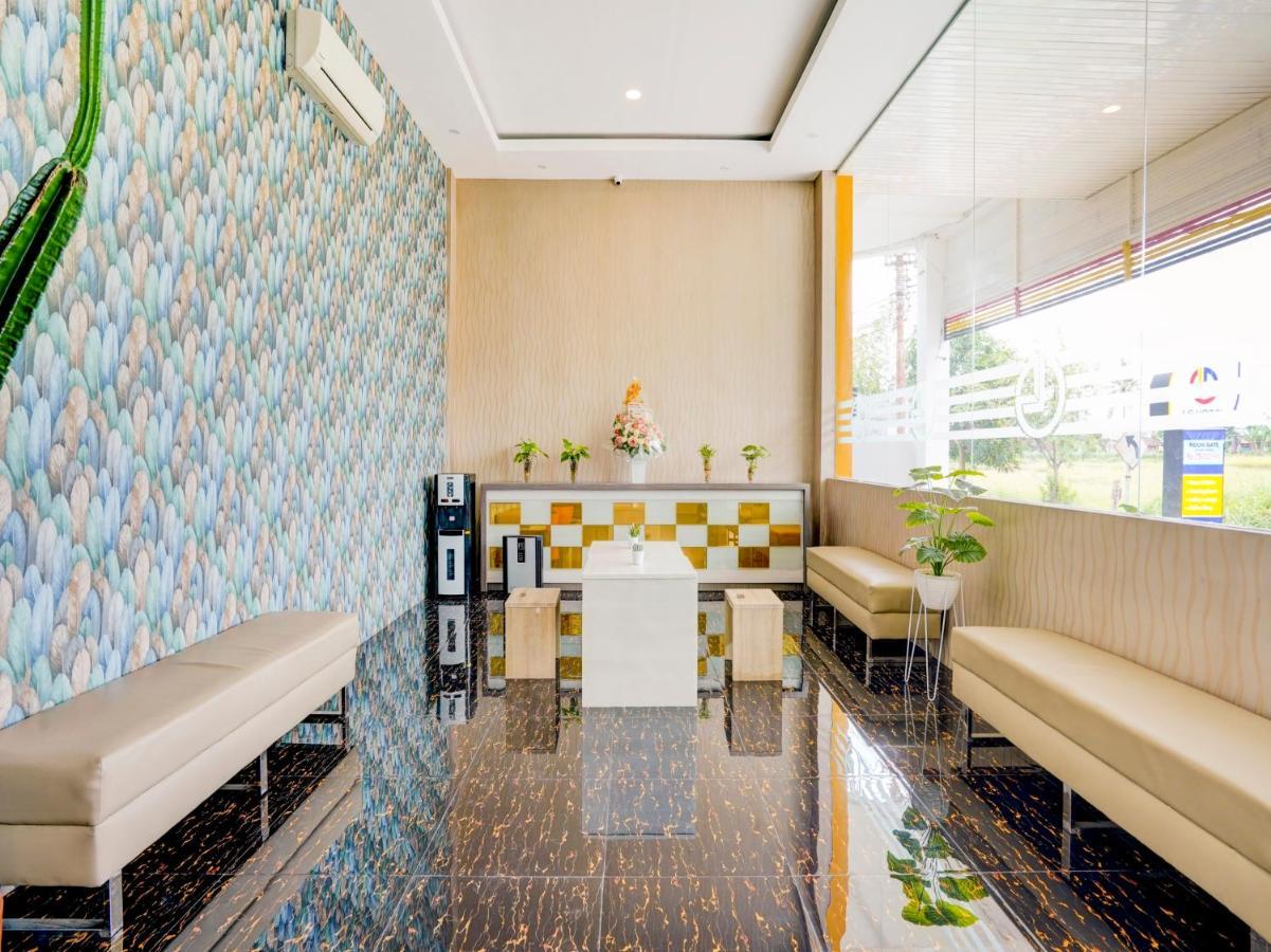 Lg Hotel Jembel מראה חיצוני תמונה