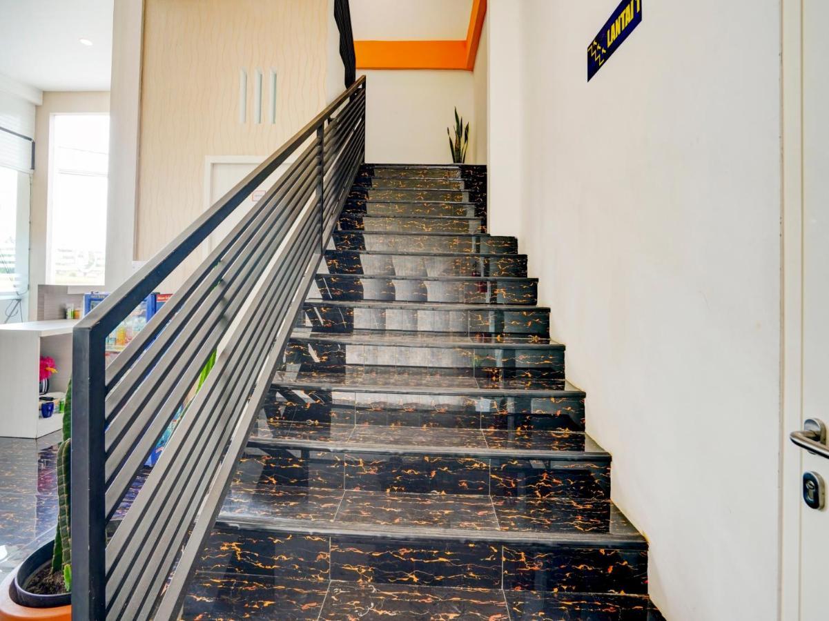Lg Hotel Jembel מראה חיצוני תמונה