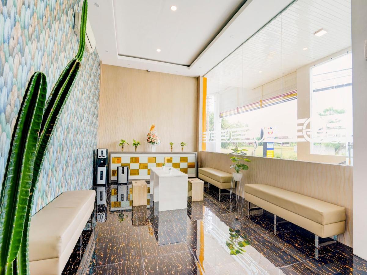 Lg Hotel Jembel מראה חיצוני תמונה