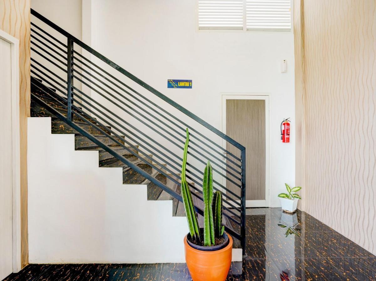 Lg Hotel Jembel מראה חיצוני תמונה